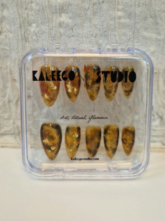 Golden Amber – Handmade Press-On Nail Set