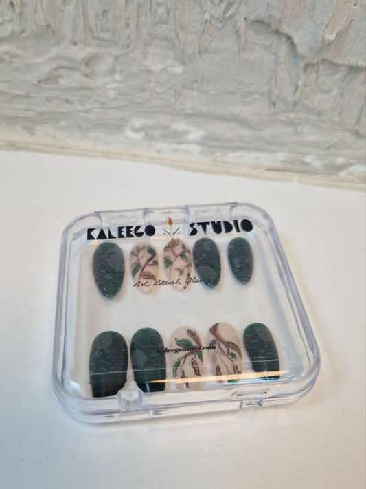 Verdant Vines – Handmade Press-On Nail Set