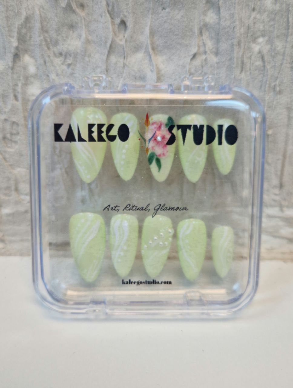 Spring Blossom – Handmade Press-On Nail Set