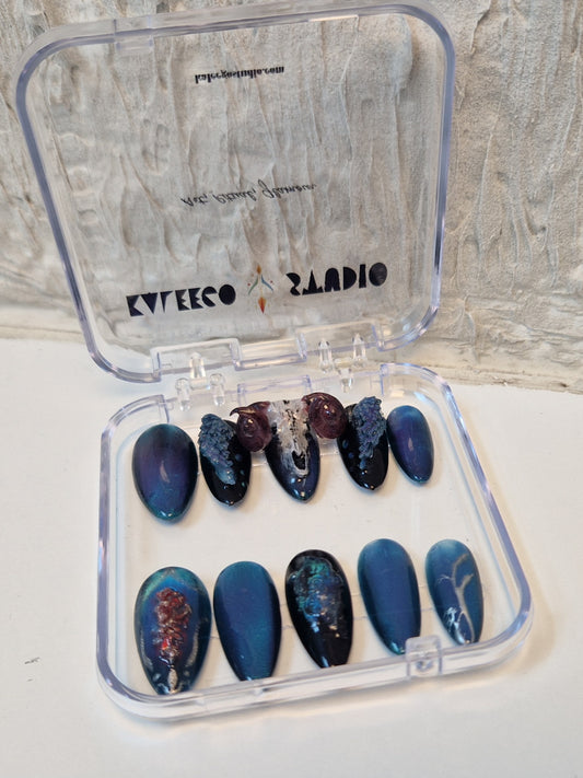 Midnight Depths – Handmade Press-On Nail Set